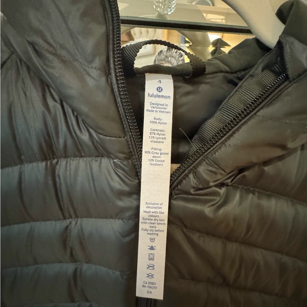 LULULEMON Down For A Run II JACKET NWT (not attached) - Picture 8 of 10